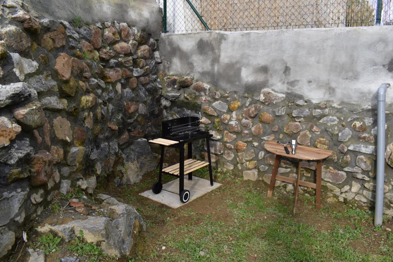 La Antigua Cuadra Es Un De Piedra Y Altos Techos De Madera Con Mucho Encanto, Jardin Privado Con Barbacoa Y Acceso Al Rio Ason * Ramales de la Victoria
