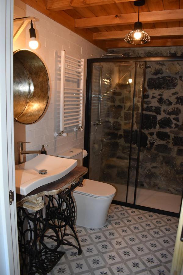 Apartment La Antigua Cuadra Es Un De Piedra Y Altos Techos De Madera Con Mucho Encanto, Jardin Privado Con Barbacoa Y Acceso Al Rio Ason Ramales de la Victoria